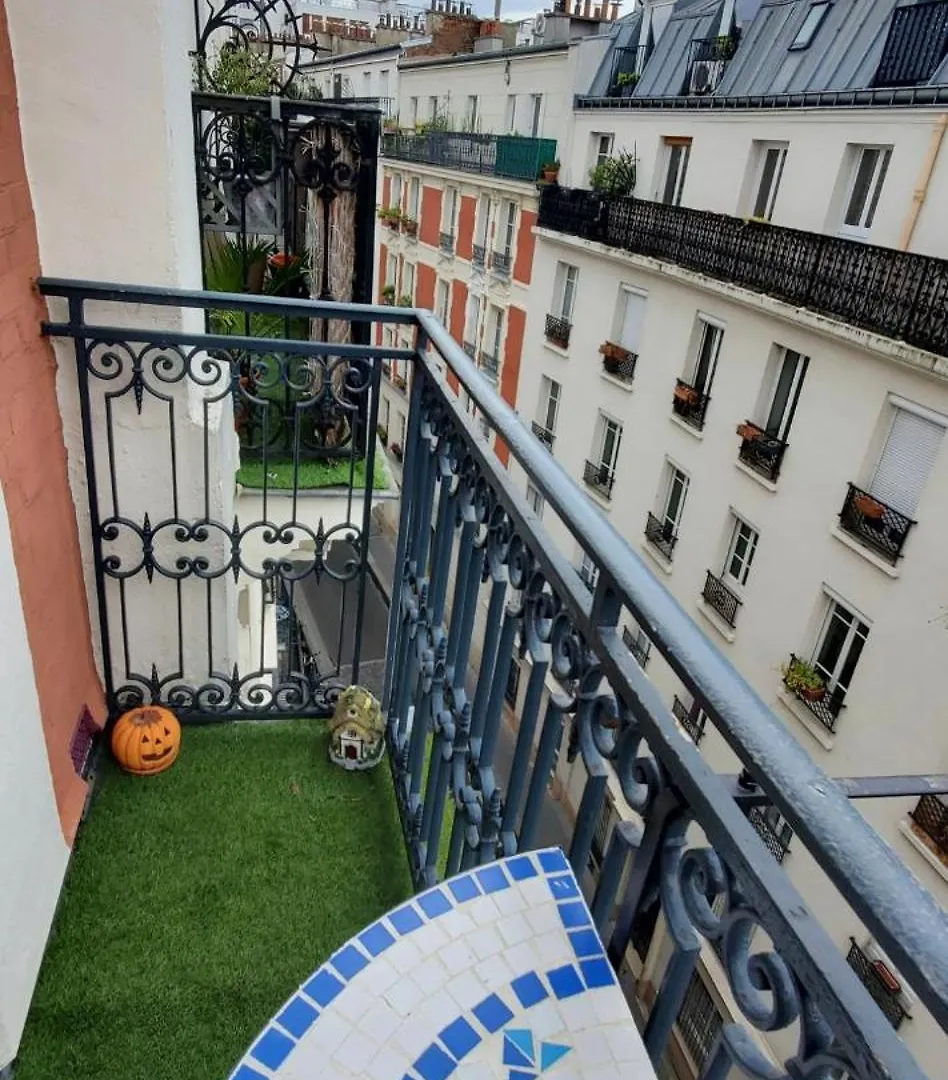 Apartment Centre *